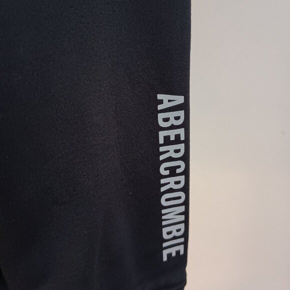 Abercrombie Kids Black Hoodie Sweatshirt Kangaroo Pocket Moose Logo Size 15/16 - Picture 5 of 16